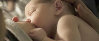 Copertina di Latte materno nei nidi, da settembre i bimbi possono berlo negli asili comunali di Roma