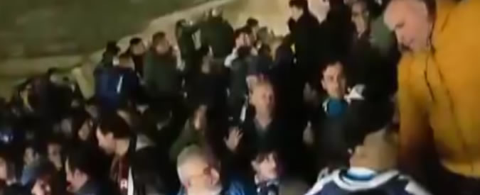 Copertina di Napoli-Juve, che brutto spettacolo. Famiglia bianconera costretta ad abbandonare la tribuna tra cori e insulti