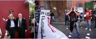 Copertina di Napoli, De Luca inaugura monumento di Totò ma alcuni cittadini protestano: “Ci serve l’ospedale, non le passerelle”