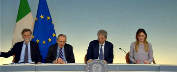 Copertina di Def, Padoan evita i dettagli: “Misure quasi definite. I numeri? Disponibili nei prossimi giorni”