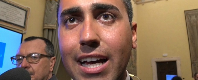 Copertina di Migranti, Di Maio: “Non vogliamo togliere di mezzo le navi delle Ong, ma chiediamo chiarezza”