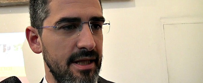 Copertina di M5s, Fraccaro: “Niente riunioni in diretta streaming a Roma? Strategia per non dare vantaggio agli avversari”