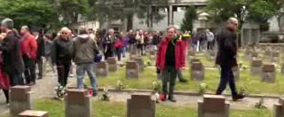 Copertina di 25 Aprile, Anpi al cimitero Maggiore di Milano: “Per vigilare contro la presenza dei neofascisti”