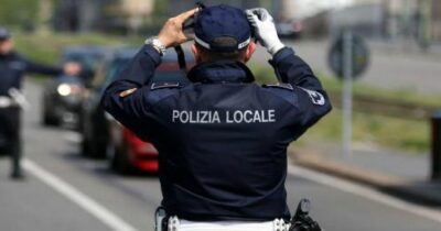 Copertina di “Se vuoi, posso adattare il testo al formato di una nota dirigenziale”: a Taranto l’IA entra negli atti comunali