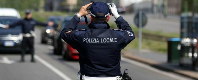 Milano, incidente in centro: ciclista investito e ucciso da un camion