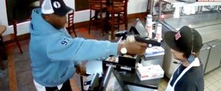 Copertina di Pistola in faccia per rapinarvi? Reagite come il commesso di questo sandwich shop a Kansas City