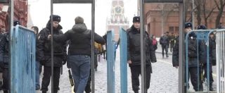 Copertina di Russia, nuovi cortei di protesta a Mosca: 31 arresti. Metal detector per accedere alla Piazza Rossa