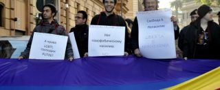 Copertina di Russia, Strasburgo boccia la legge sulla propaganda gay. Il Cremlino: “Faremo ricorso”