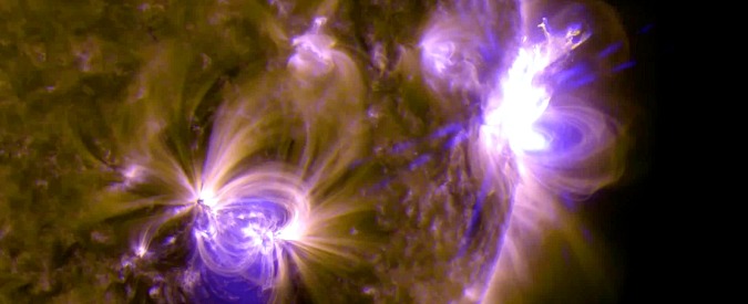 Copertina di Esplosioni sulla superficie del Sole. Energia equivalente a 10 milioni di bombe atomiche: le immagini NASA