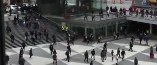 Copertina di Attentato Stoccolma, paura in strada: la folla che scappa spaventata