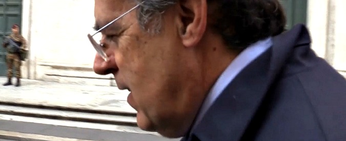 Copertina di Senato, l’eletto della discordia Torrisi al Fatto.it: “Dimissioni? Sono uomo delle istituzioni”