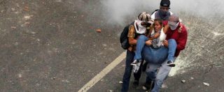 Copertina di Venezuela, proteste contro il governo: “14enne ucciso dai gruppi paramilitari di Maduro”