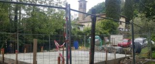 Copertina di Don Milani, arriva il Papa: colata di cemento per i bagni a Barbiana. La Fondazione protesta: “E’ uno scempio”