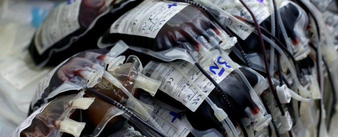 Donazioni del sangue, un’inchiesta svela il business sulla pelle di poveri ed emarginati