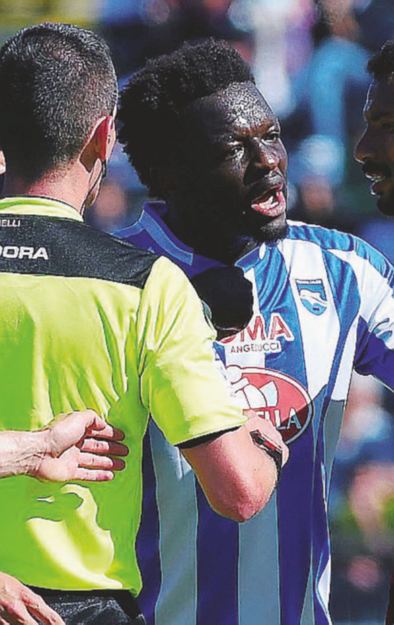 Boomerang - Muntari - LaPresse Serie A, un bel calcio all’intelligenza: per i “buuu” viene squalificato Muntari
