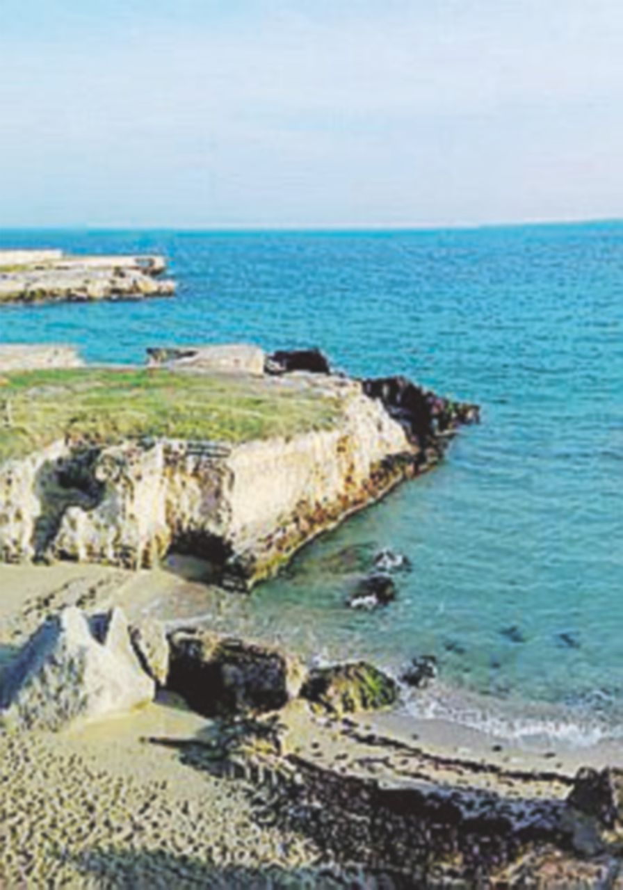 Muore pensionato: “Spinto da ragazzi giù dagli scogli”