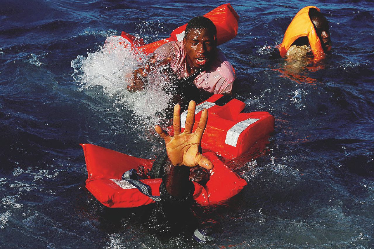 Copertina di Il Moas: “Salvati 35 mila e Soros non c’entra nulla”