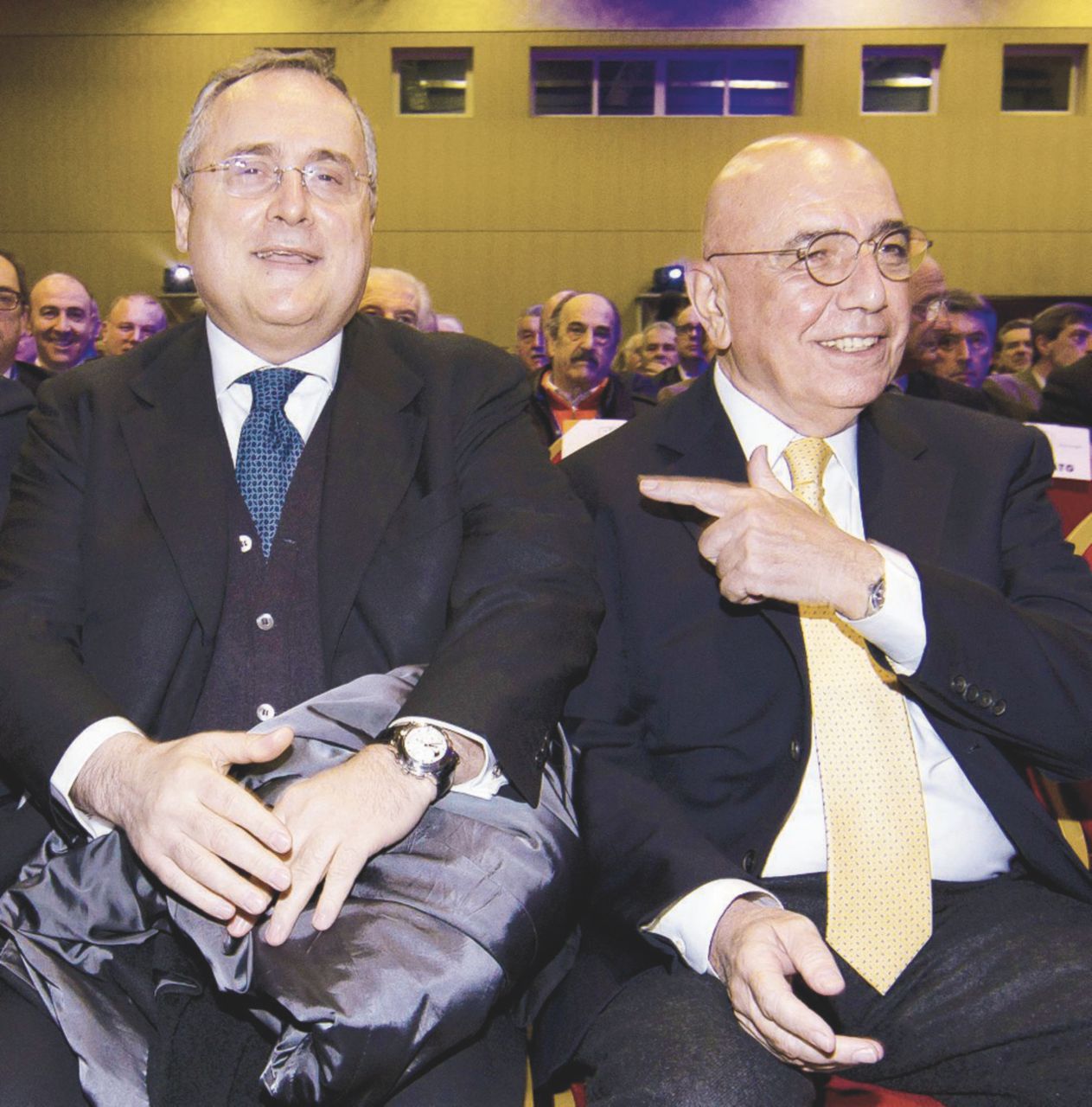 Soldi di Infront a Milan e Inter. “Era un banca clandestina”