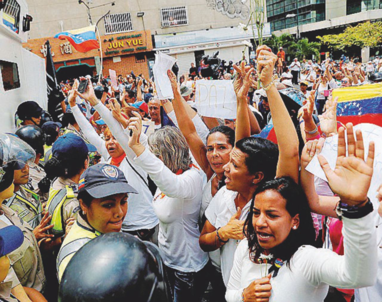 Le mamme che fanno tremare Maduro