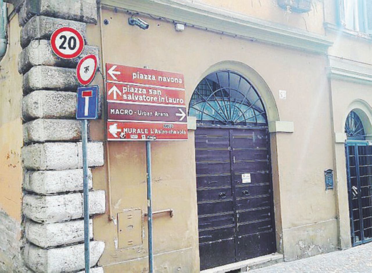 Scontro sulla Fonderia al centro di Roma