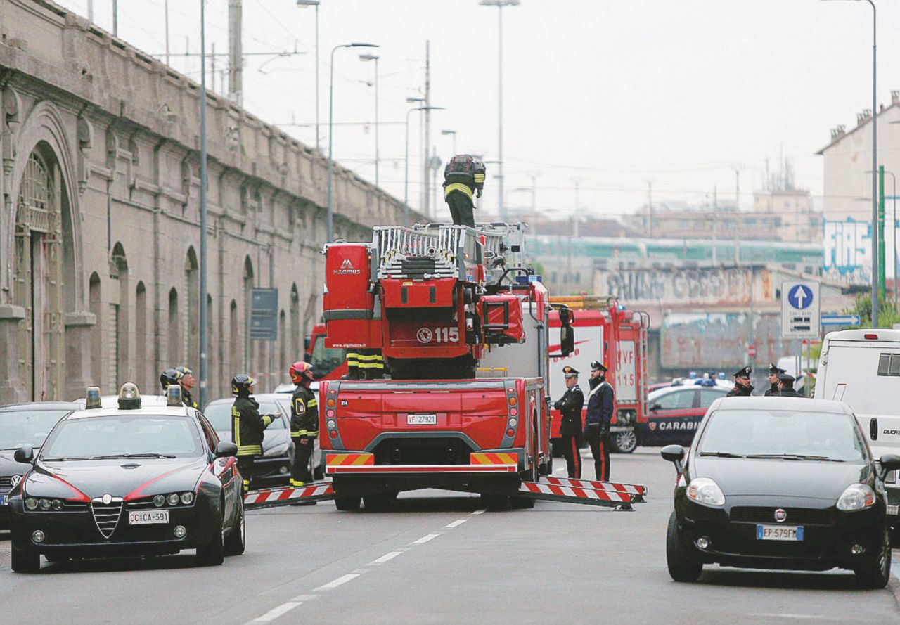 Profugo si impicca a un pilone
