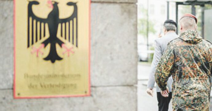 Controsenso tedesco: leva militare volontaria, ma gli uomini in odor di arruolamento devono avere il nulla osta per viaggi superiori ai tre mesi