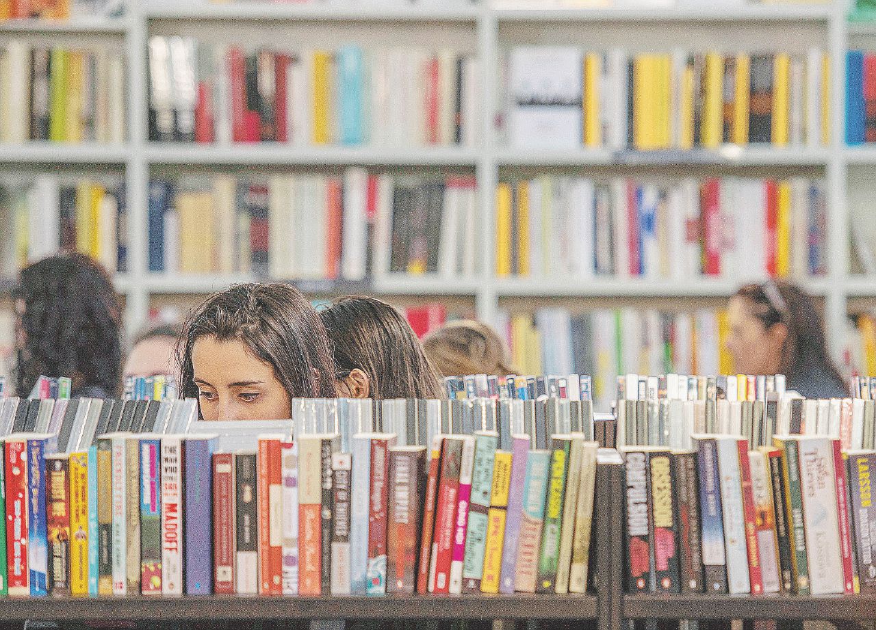 Copertina di Salone del Libro, il cuore di carta di Torino è vivo