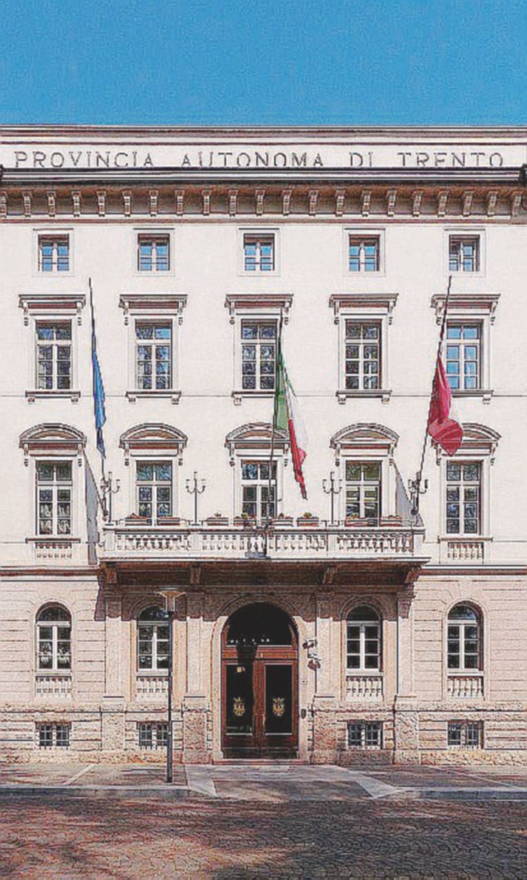 Copertina di Il giudice di Bolzano: “Restituire i vitalizi può rovinare la vita”