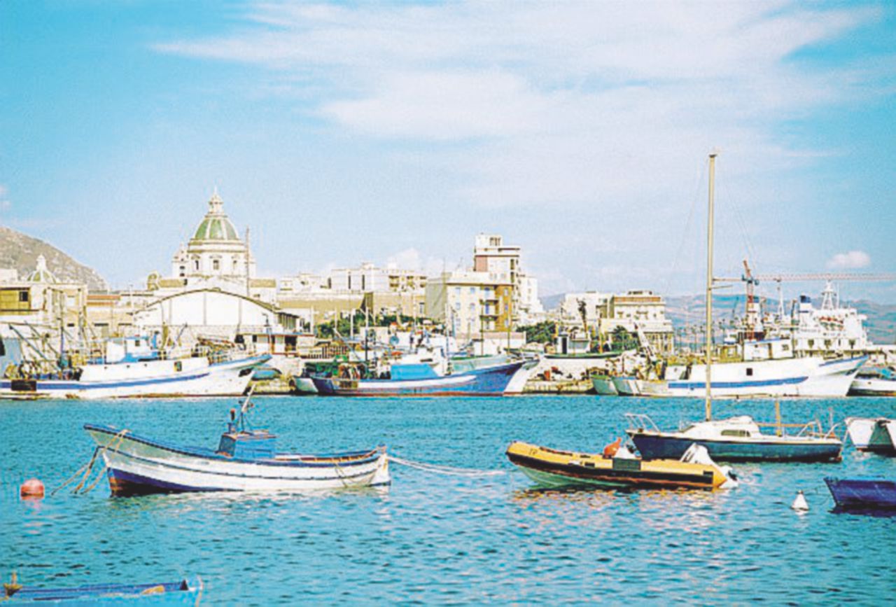Il porto - Trapani vista dal mare Centrodestra azzerato, Trapani sotto choc. E ora il voto può saltare