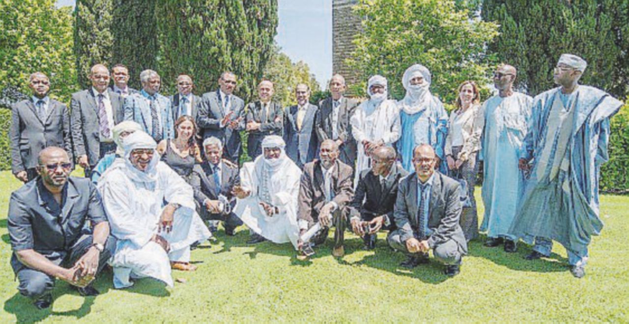 Minniti firma l’accordo con le tribù ai confini tra Libia, Ciad e Niger