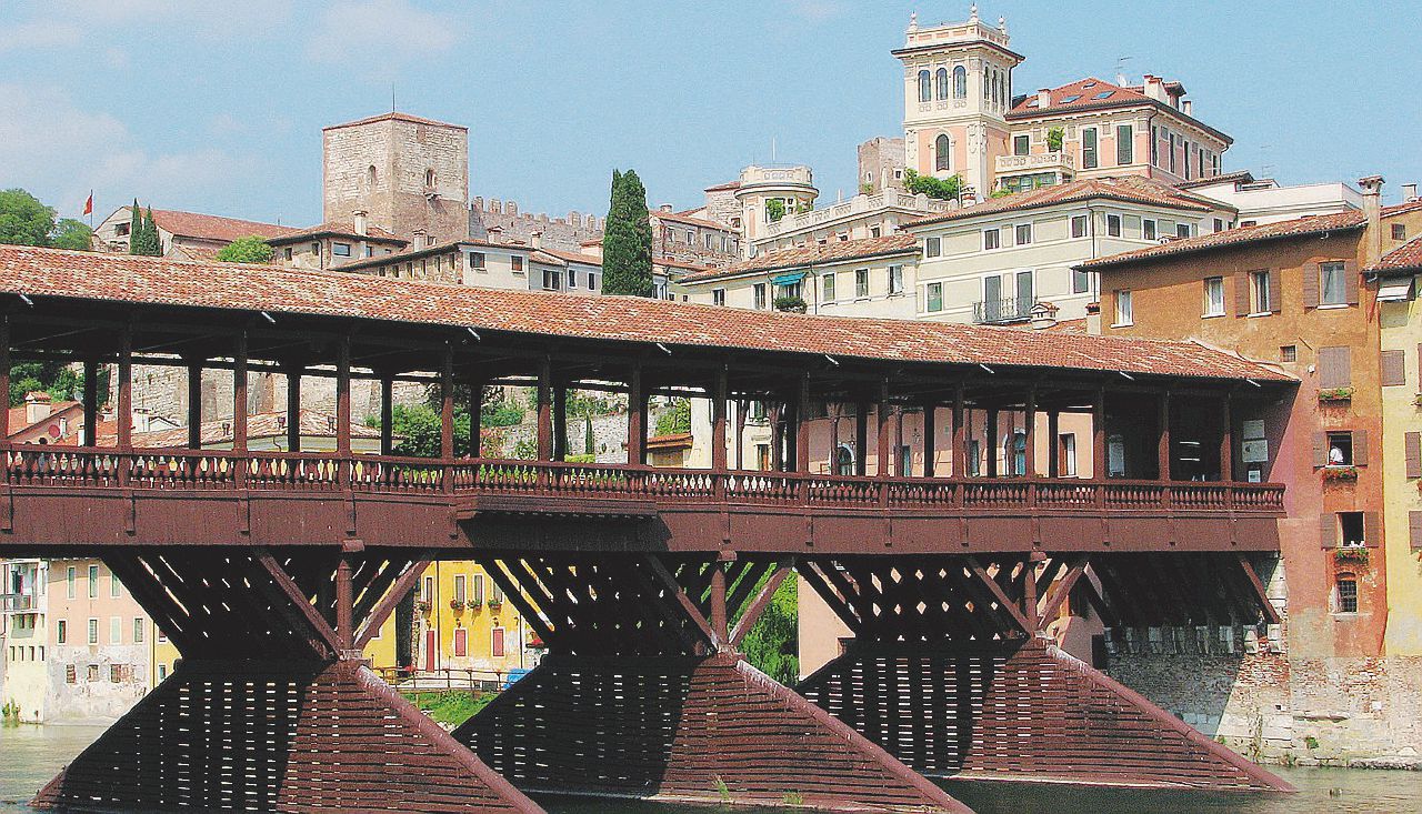 Copertina di La centrale che minaccia l’antico Ponte degli Alpini