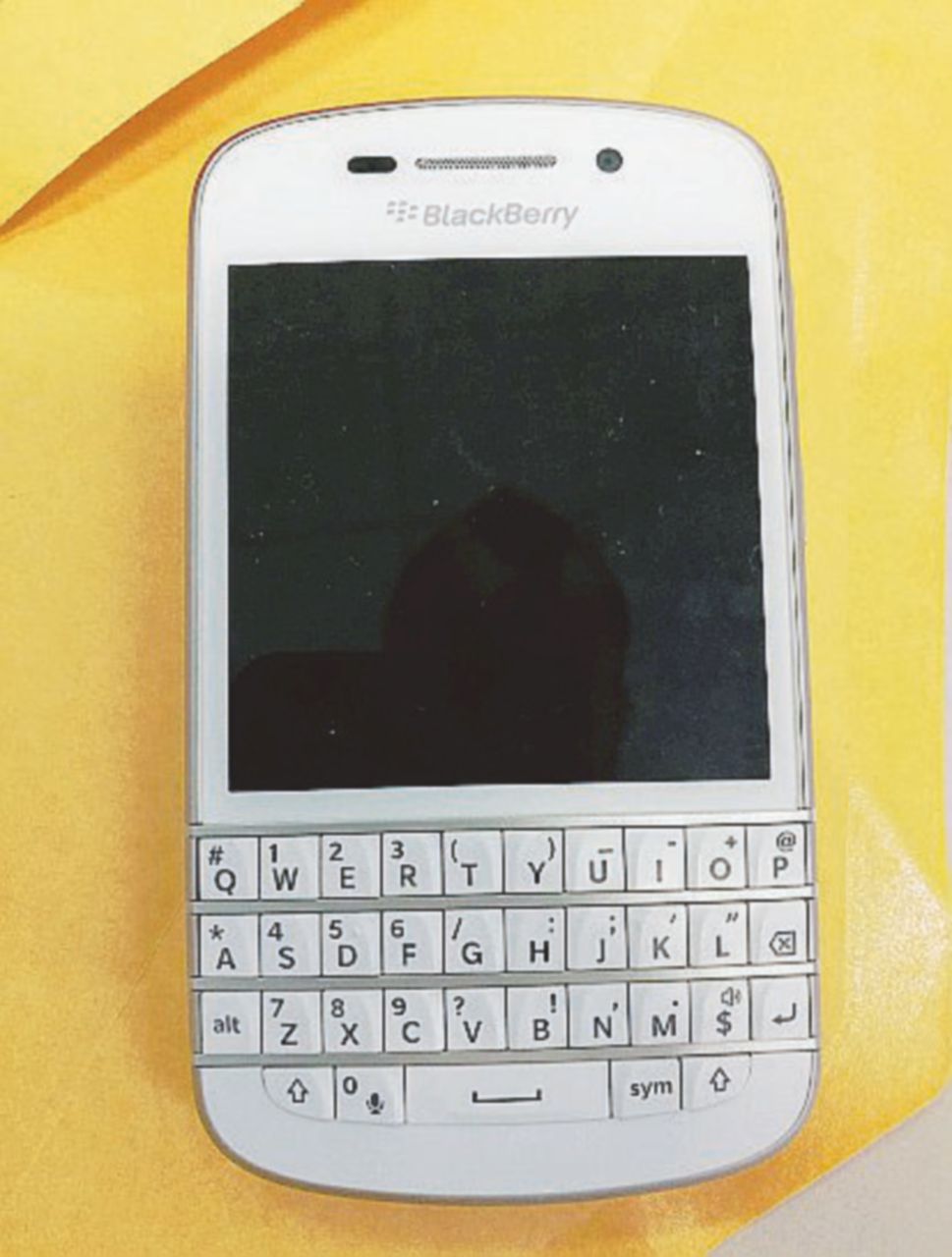 BlackBerry da 3.500 euro e sim Usa. Così i boss fregano le intercettazioni