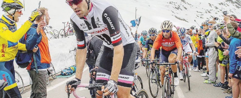 Salita a cima Coppi - Tom Dumoulin e Vincenzo Nibali - Ansa Quando il gioco si fa duro lo Squalo inizia a scalare