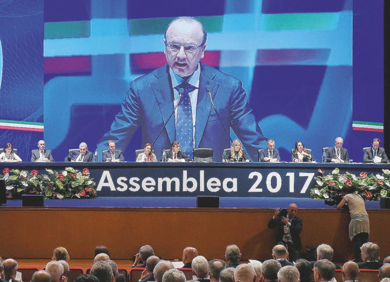 Copertina di Ora Confindustria non è più disposta a fidarsi di Renzi