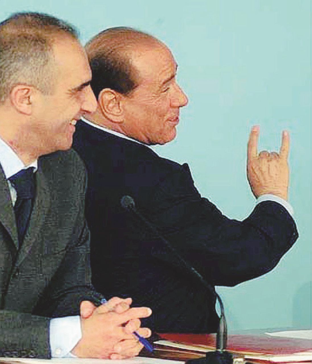 Copertina di “Mai con la destra” e altre balle. Quando Silvio era il puzzone