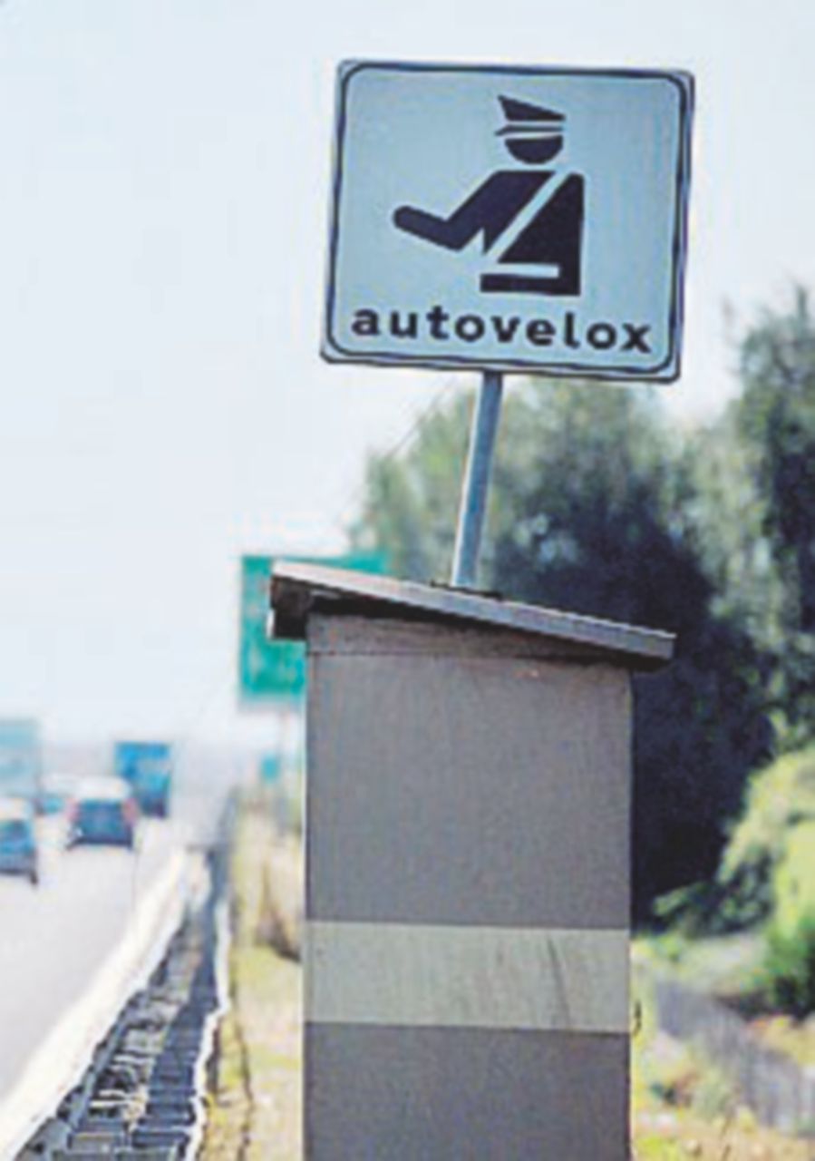 Copertina di Autovelox selvaggio: Comuni e Province liberi di fare cassa