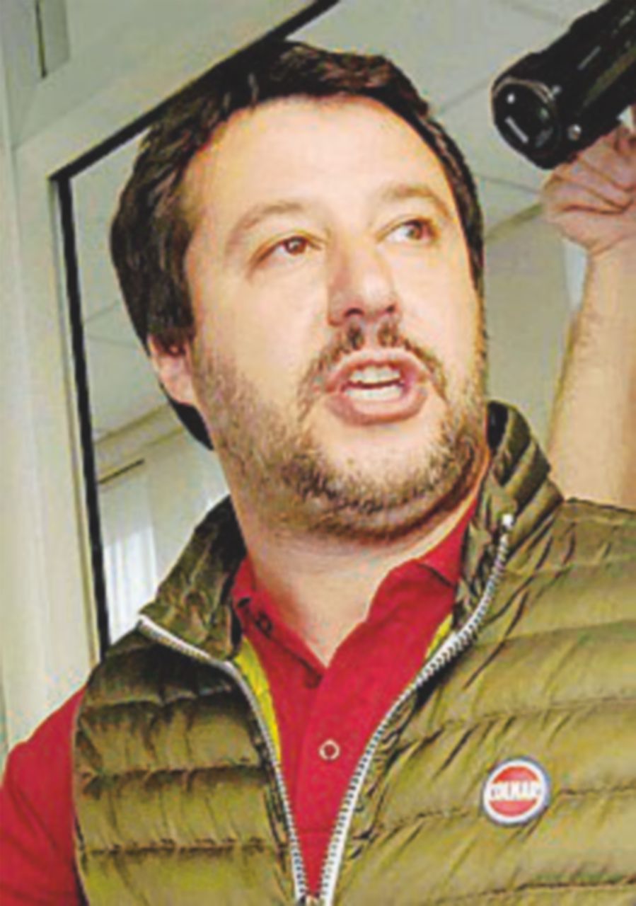 Copertina di A Salvini va bene tutto. “Basta andare al voto: ormai siamo al 14,5%”