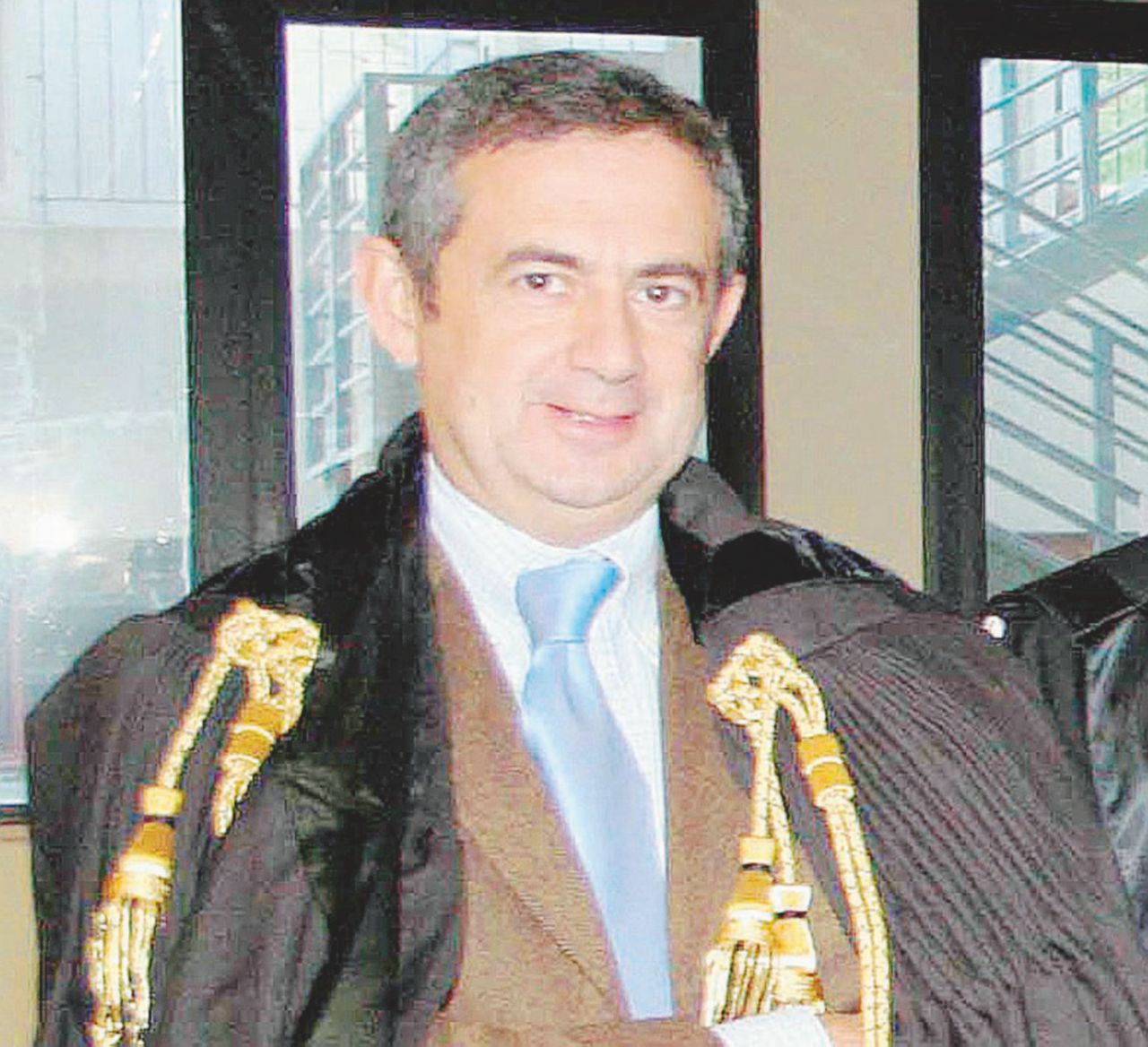 Copertina di “Lavoro in cambio di voti per l’uomo di Angelino”