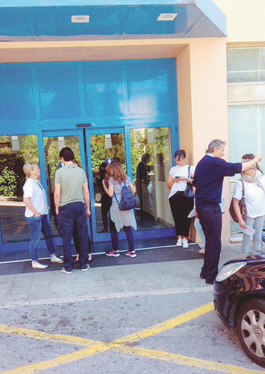 Copertina di È morto per otite e omeopatia