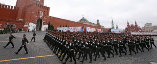 Copertina di Russia, parata militare per celebrare la vittoria nella Seconda Guerra mondiale. Putin: “Aumentiamo difese”- FOTO
