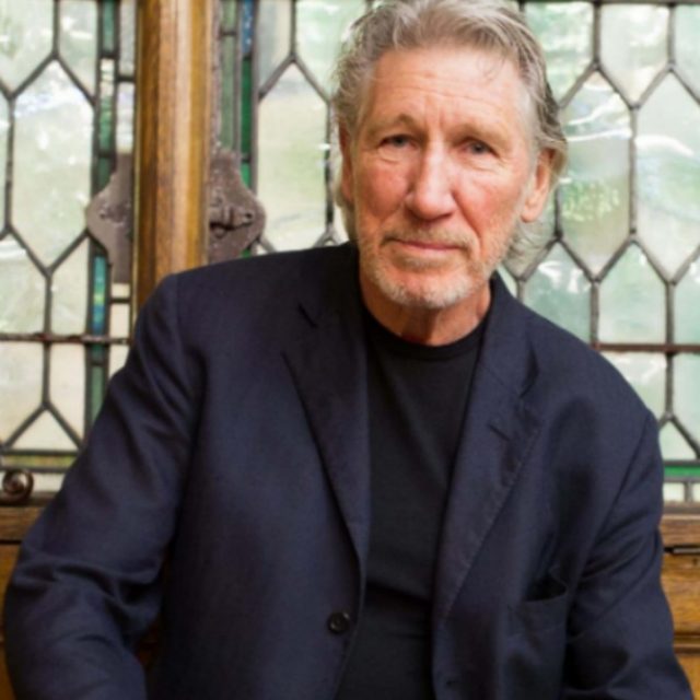 Andrea Scanzi intervista Roger Waters: “Se ci sarà posto per me nella storia? Non me ne frega niente. Trump? Un ‘nincompoop'”