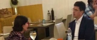 Copertina di Verona, la candidata sindaco (e fidanzata di Tosi) fotografata al bar con l’ex assessore condannato per concussione