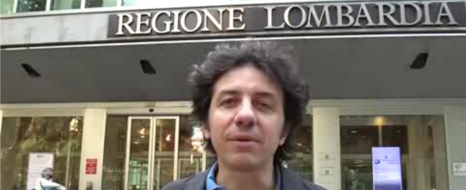 Copertina di Cannabis, Cappato distribuisce semi davanti al Pirellone: “Vogliamo che nostra proposta venga discussa”