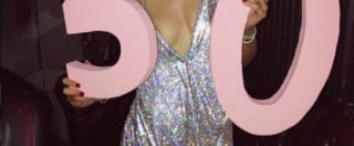 Copertina di Chiara Ferragni per la festa di compleanno copia il vestito di Paris Hilton e i social si scatenano (FOTO E VIDEO)