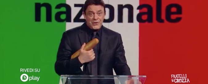 Copertina di Crozza-Renzi con la baguette: “Festeggio la mia vittoria in Francia”. Ai millennials: “Arrogantelli, non è facile diventare come me”