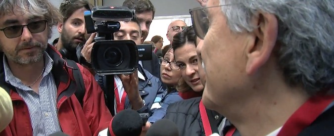Copertina di Renzi, D’Alema: “L’intesa con Berlusconi è operativa: tutto ebbe inizio ad Arcore”