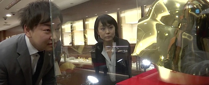 Copertina di Star Wars, Darth Vader costa caro. Gioielleria di Tokyo propone la riproduzione in oro massiccio della sua maschera
