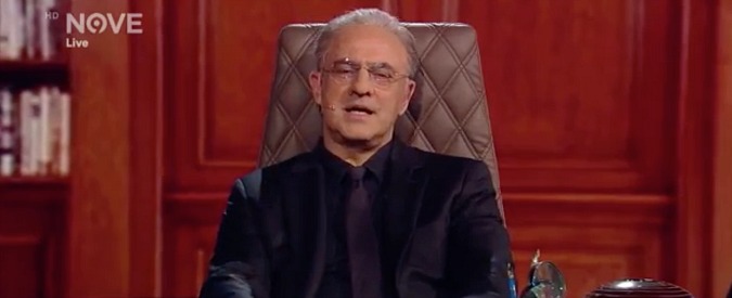 Copertina di Macron, Crozza-De Luca: “Ora anche Renzi può vincere. Naturalmente in Francia, qui già lo conoscono…”