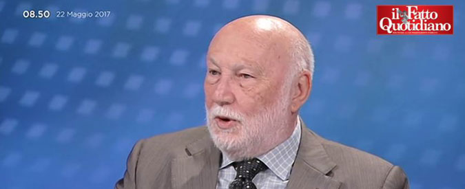 Copertina di M5s, sociologo De Masi: “Alcuni deputati lavorano, studiano e vivono in topaie”. Scontro e fuorionda in studio