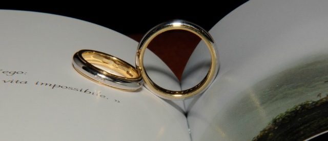 “Volevo recuperare l’anello che mio padre aveva perso 40 anni fa. Ho chiesto a Dio, ho detto: ‘Dio, mi aiuterai oggi?’ e poi nel giro di 5 minuti l’ho trovato”: la storia di Jeff Arnett